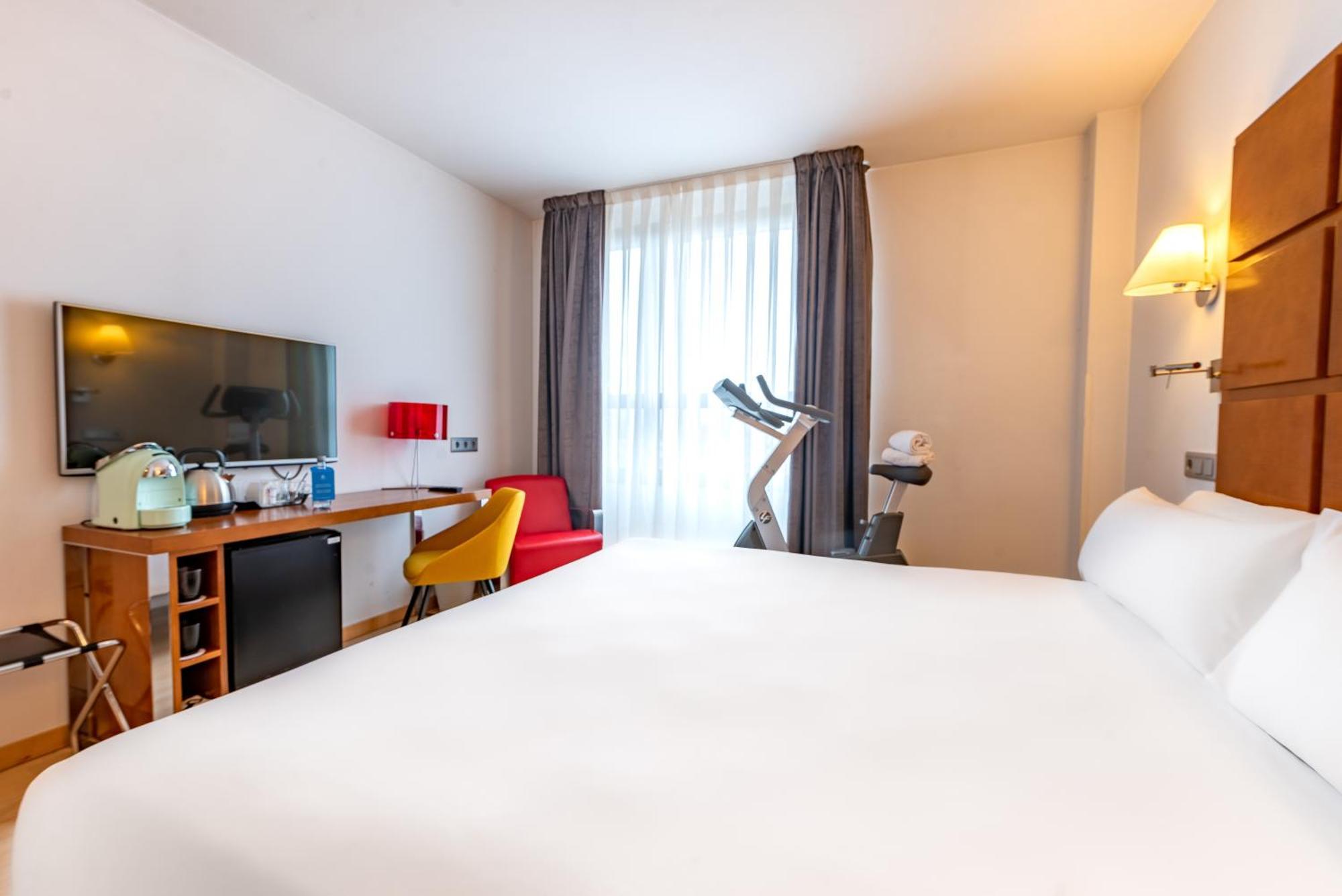 Hotel Zentral Ave Zaragoza Bagian luar foto