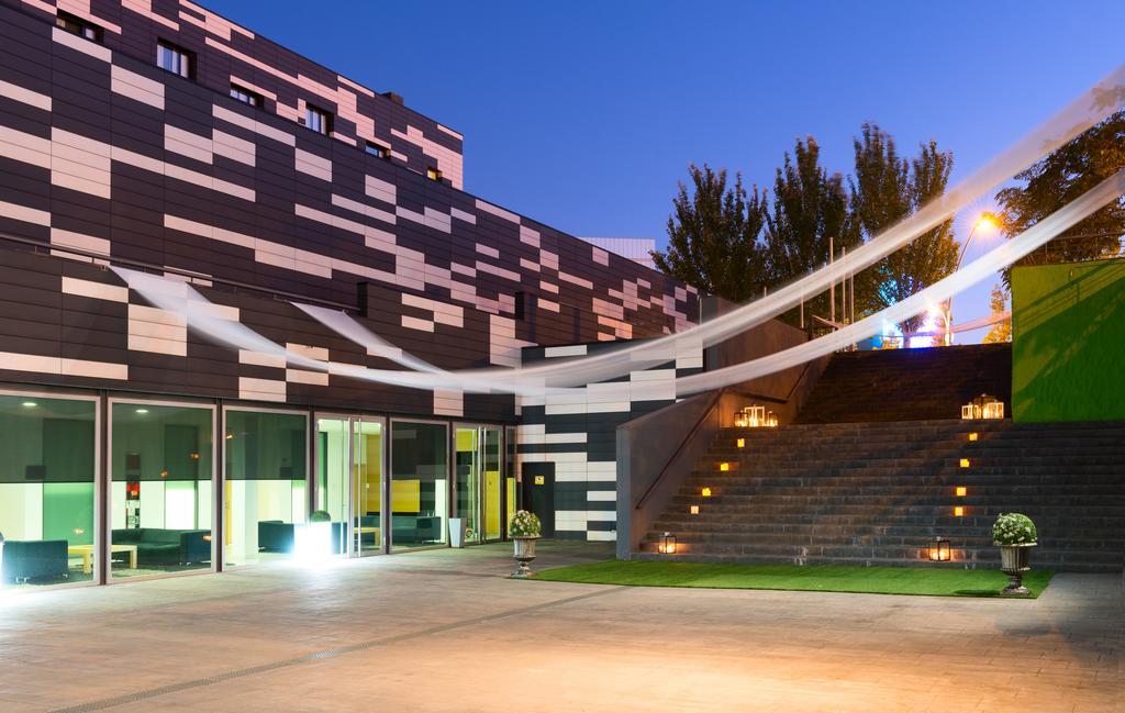 Hotel Zentral Ave Zaragoza Bagian luar foto