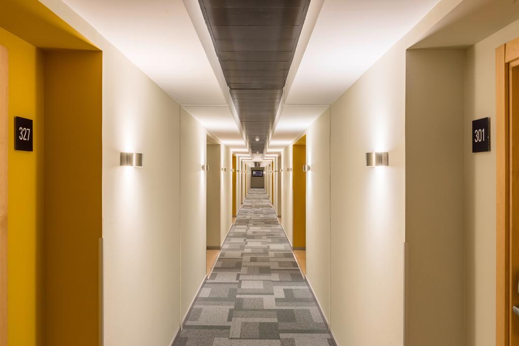 Hotel Zentral Ave Zaragoza Bagian luar foto